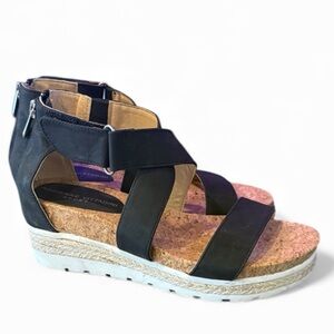 ADRIENNE VITTADINI SPORT LADIES, BLACK WEDGE SANDAL SIZE 6 1/2